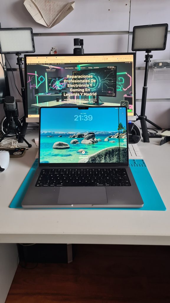 MacBook con líneas verticales en pantalla – Cambio pantalla MacBook GameSystems Leganés