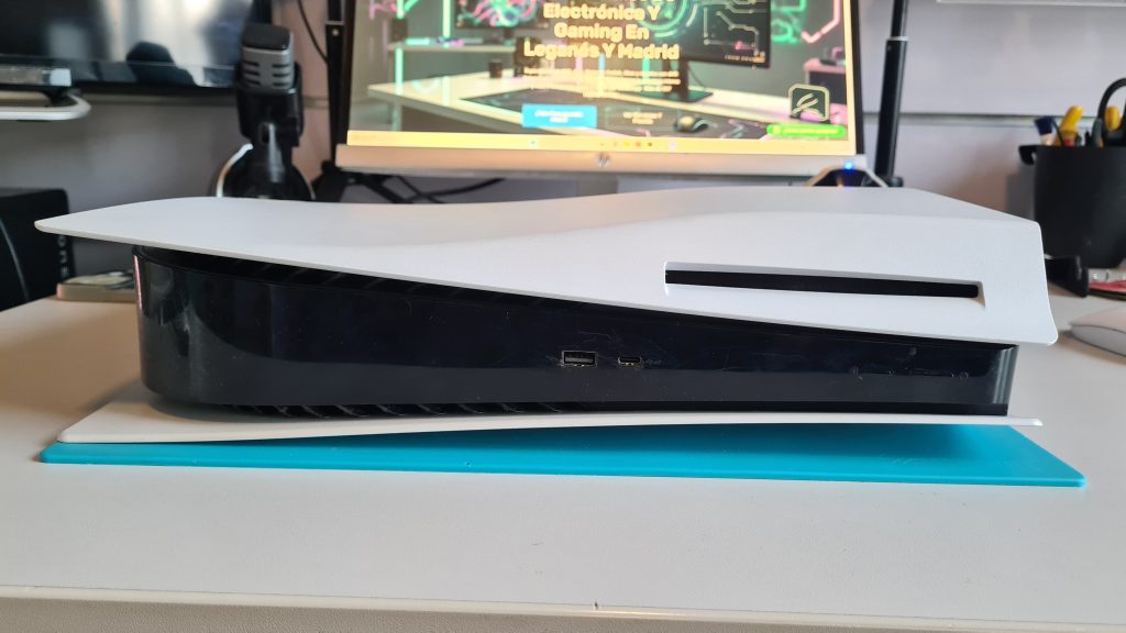 Consola PS5 en mesa de taller GameSystems Leganés – Lista para reparación profesional