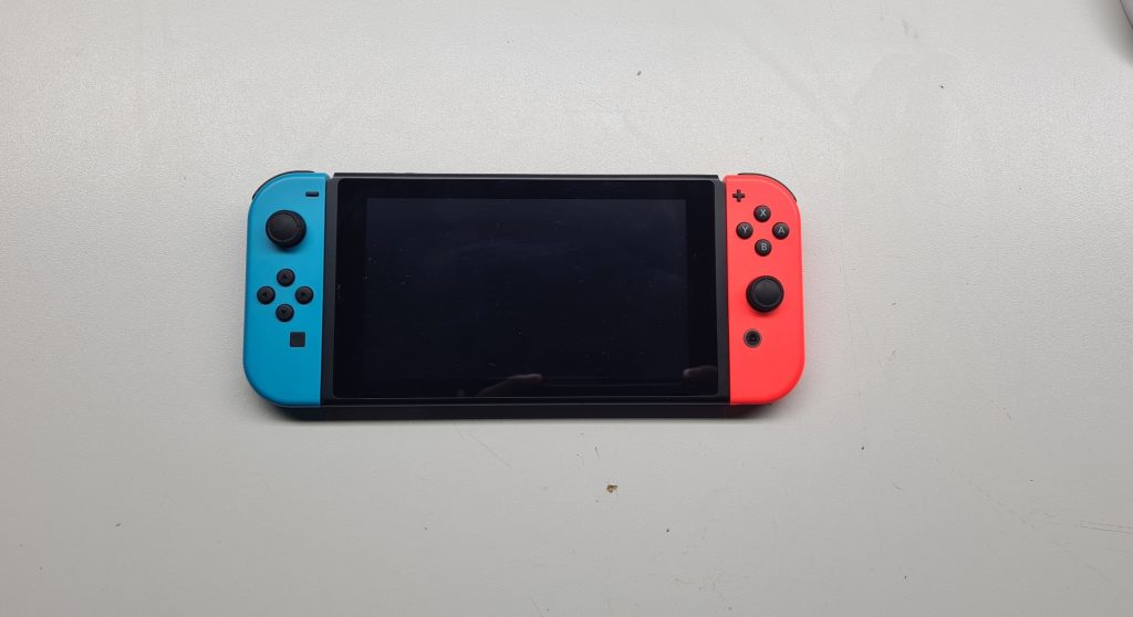 Nintendo Switch en mesa de taller GameSystems Leganés – Reparación Switch