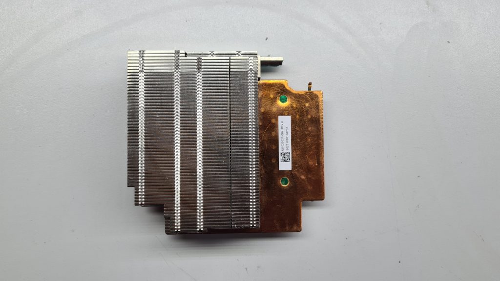 Disipador Xbox lleno de polvo – Limpieza interna Xbox GameSystems Leganés