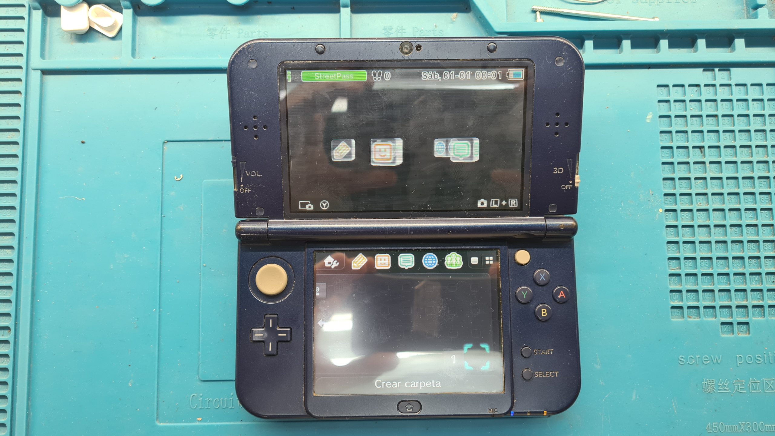 New 3DS XL encendida tras el cambio de pantalla, imagen funcionando correctamente