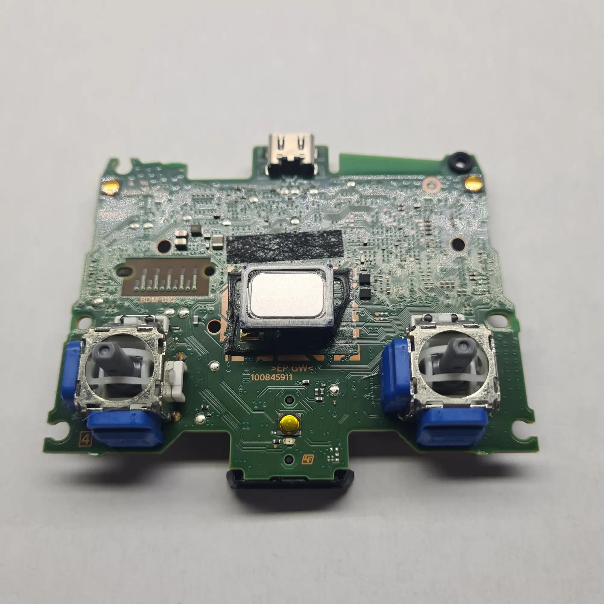 dualsense-joystick-tmr-instalado